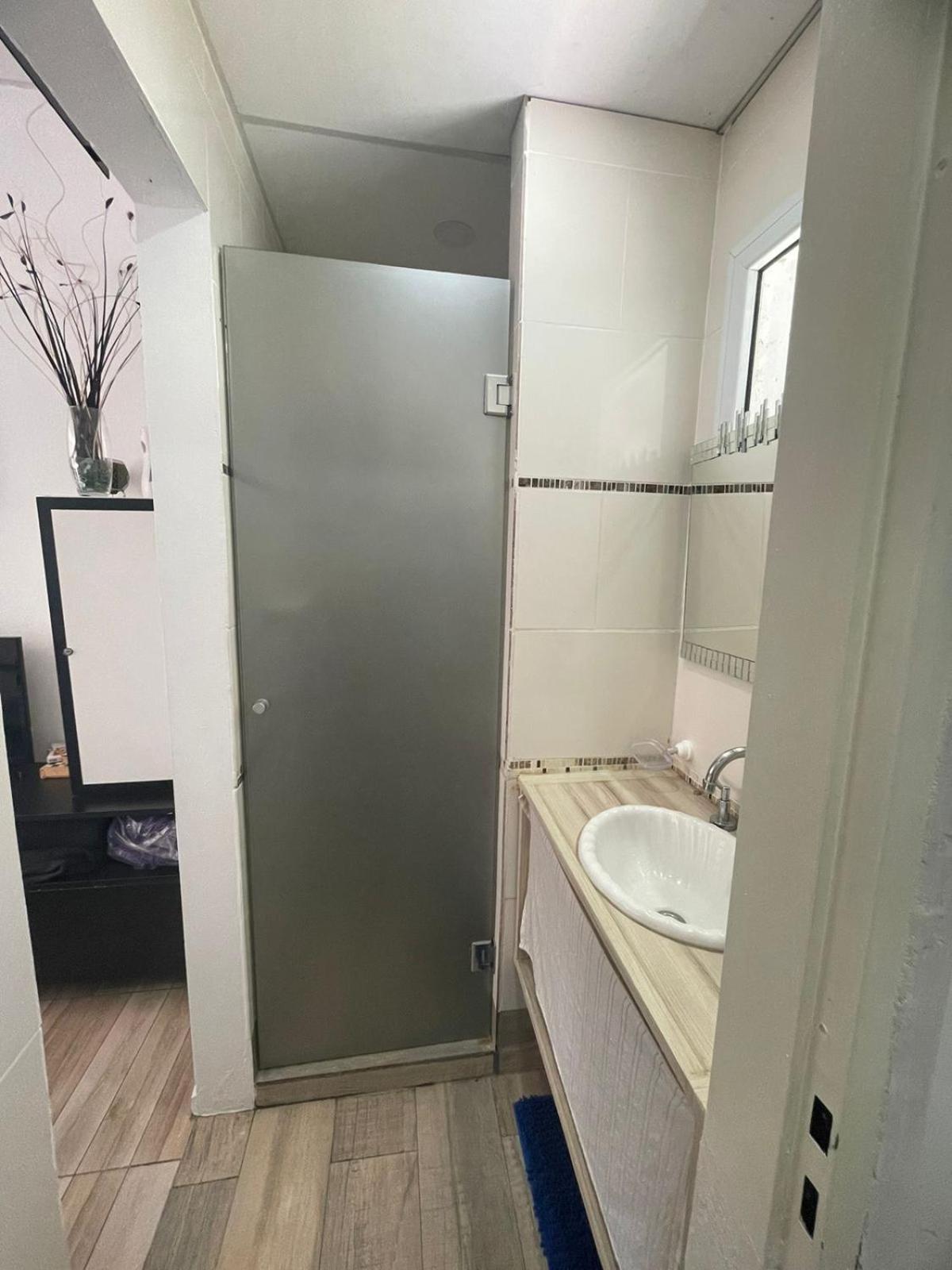 Ezeiza 1 Nuestro Lugar A 15 Minutos Del Aeropuerto Tranfer Opcional Desde Y Al Aeropuerto De Ezeiza Las 24 Horas Pet Friendly Екстер'єр фото